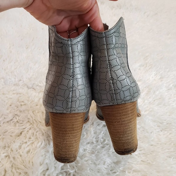 Fossils Leather Blue Chunk Heel Ankle Bootie 8.5 - Picture 9 of 14